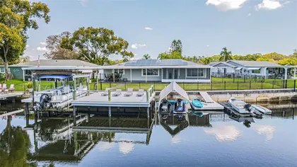 HOLIDAY FL Home