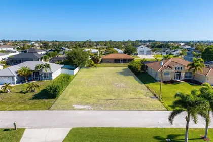 CAPE CORAL FL Property