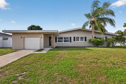 BELLEAIR BLUFFS FL Home