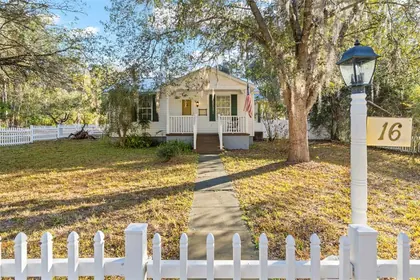 YANKEETOWN FL Home