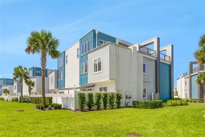 REUNION FL Home