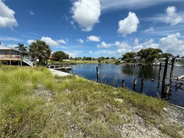 HOLIDAY FL Property