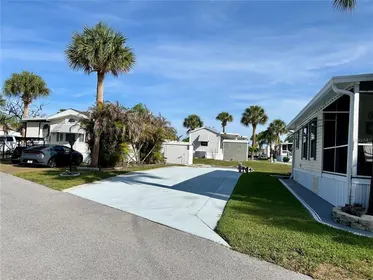 BOWLING GREEN FL Property