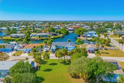 APOLLO BEACH FL Property