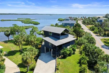 WEEKI WACHEE FL Home