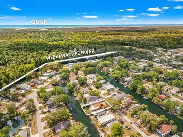 WEEKI WACHEE FL Home