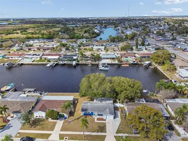 HOLIDAY FL Home
