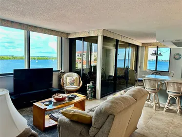 ST PETERSBURG FL Home
