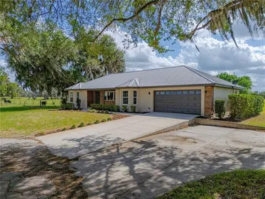 CENTER HILL FL Home