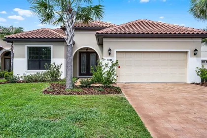 HOWEY IN THE HILLS FL Home