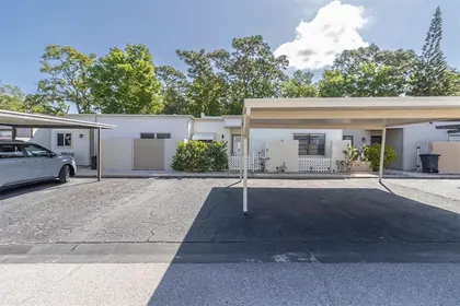 HOLIDAY FL Home