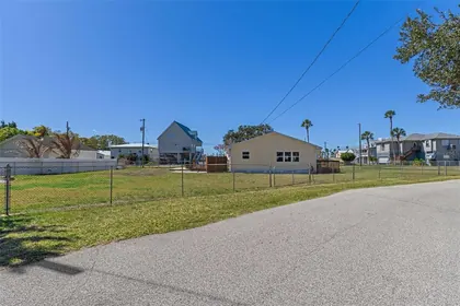 WEEKI WACHEE FL Property
