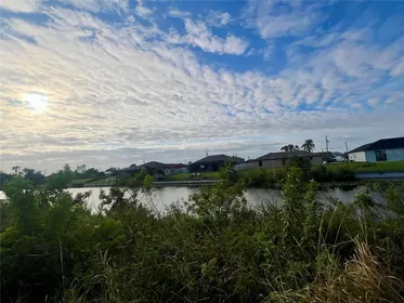 CAPE CORAL FL Property