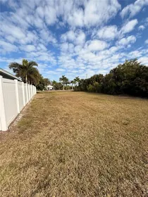 ST JAMES CITY FL Property