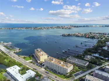 BELLEAIR BLUFFS FL Home