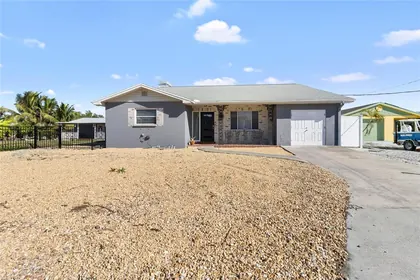RUSKIN FL Home