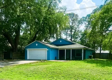 MAGNOLIA SQUARE FL Home