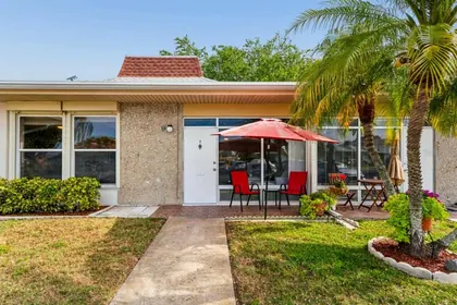 HOLIDAY FL Home