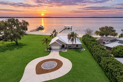 OCKLAWAHA FL Home