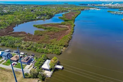 GIBSONTON FL Home