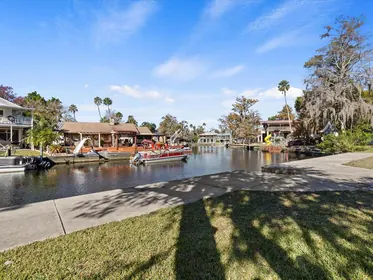 WEEKI WACHEE FL Home