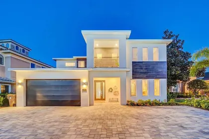 REUNION FL Home