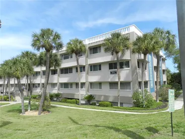 BELLEAIR BLUFFS FL Home