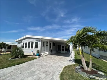 HOLIDAY FL Home