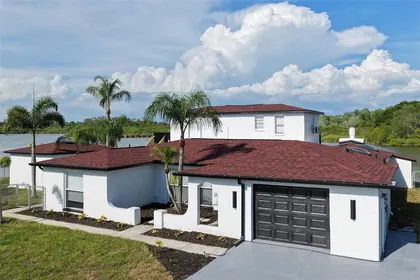 HOLIDAY FL Home